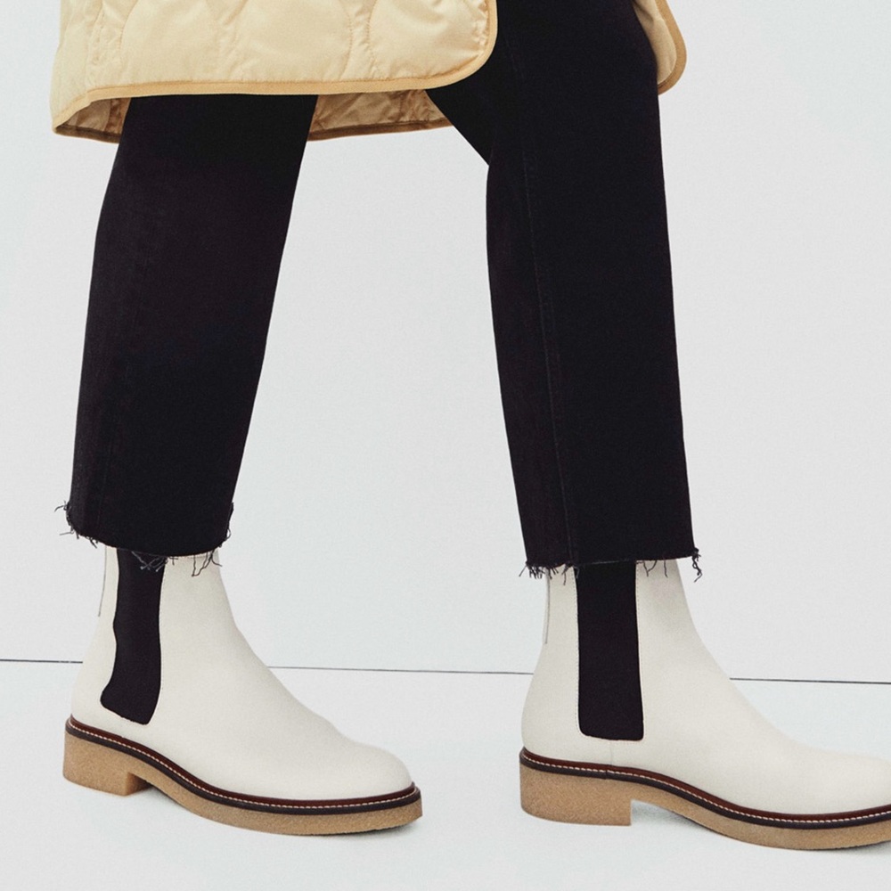 Everlane Italian Leather Chelsea Boot in Off-White 7.5